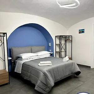 house-savoia-215-azzurra-napoli.hotels-amalfi.com/